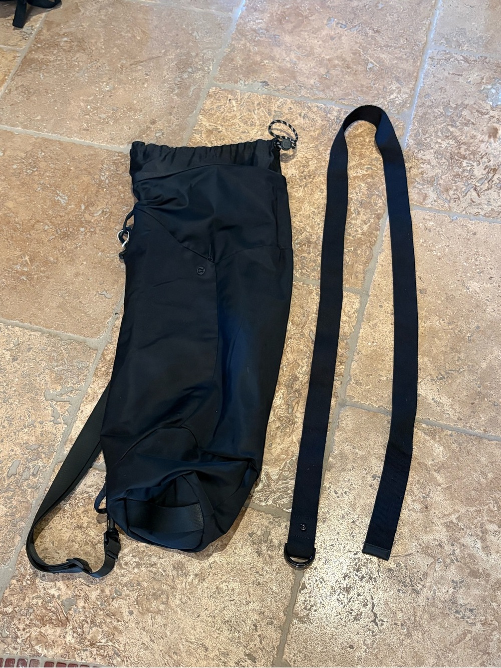 NWOT~Lululemon Black Yoga Mat Bag with Adjustable Strap